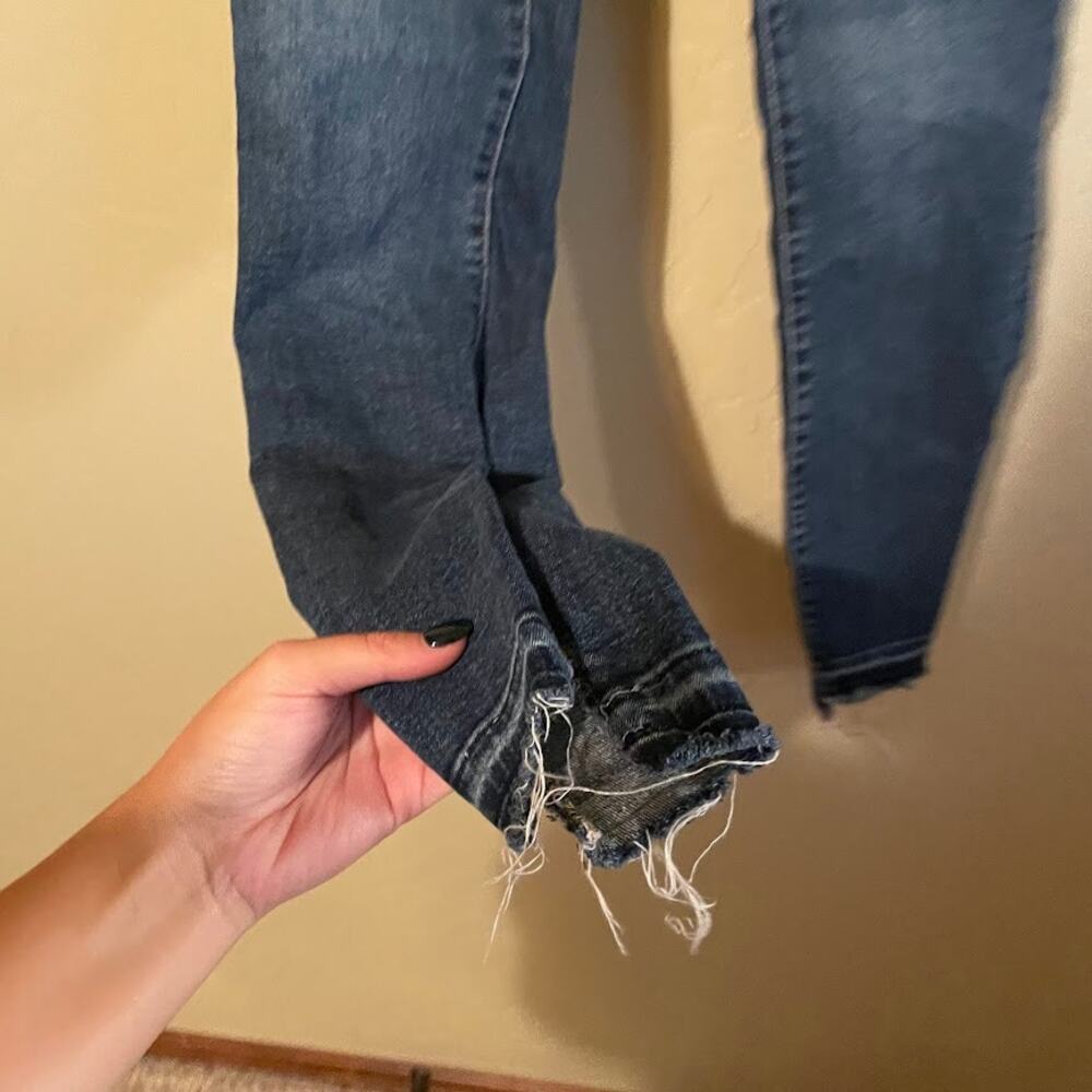Good American Good Legs Raw Edge Skinny Jeans - Size 0/25‎ - Picture 7 of 7